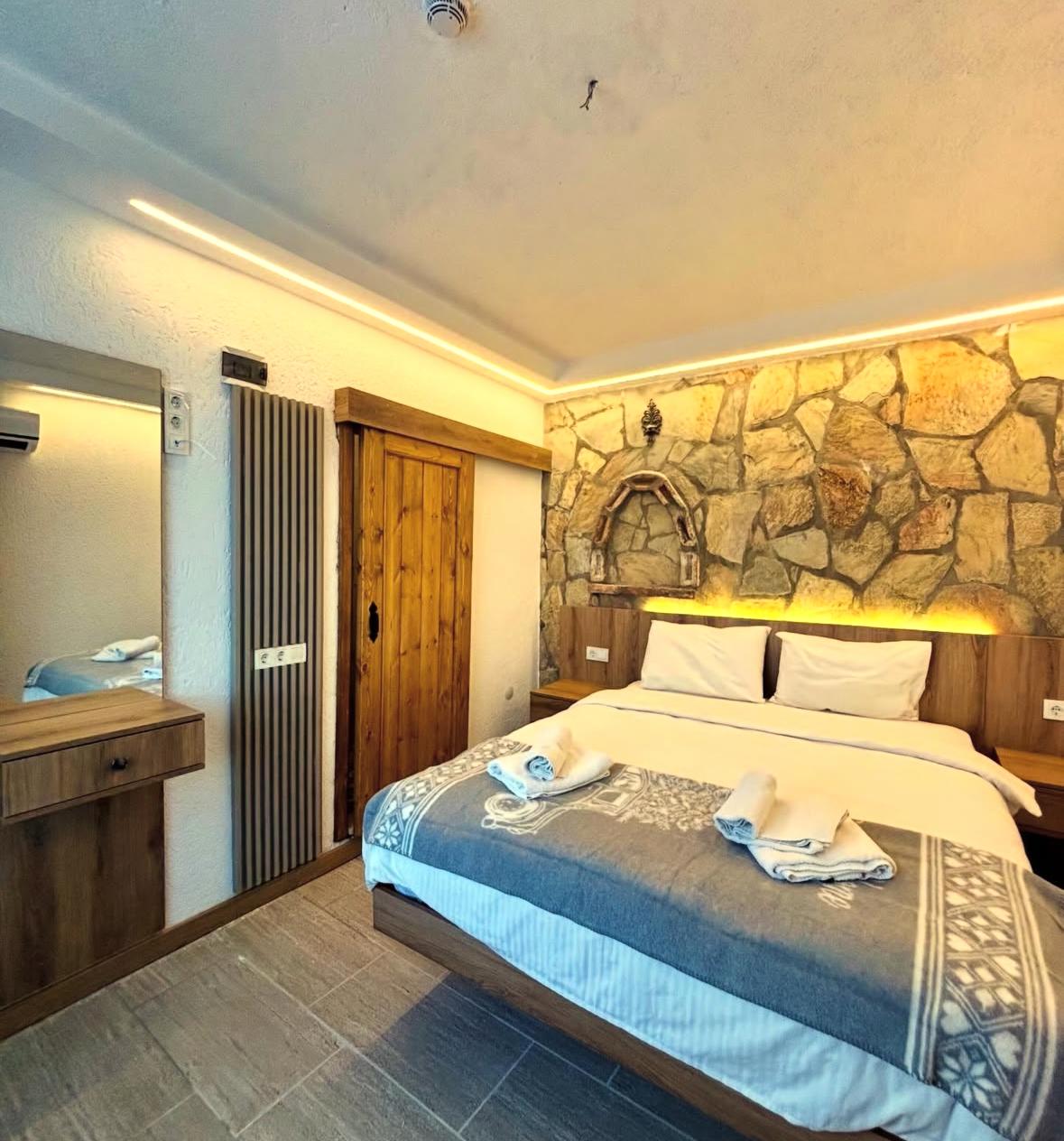 Standart Deniz Manzaralı Balkonsuz Oda